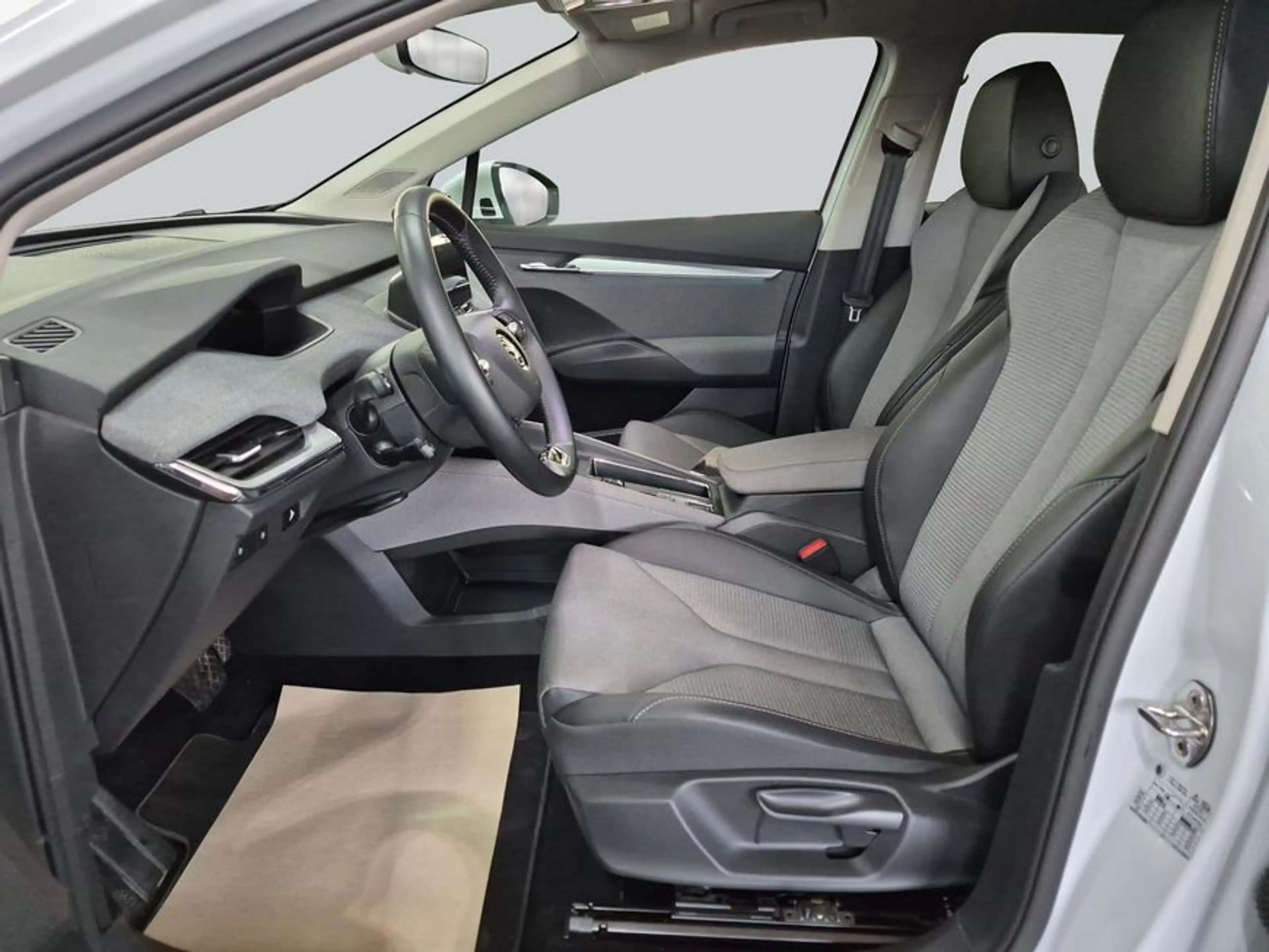 Skoda Enyaq iV 60 — photo 11