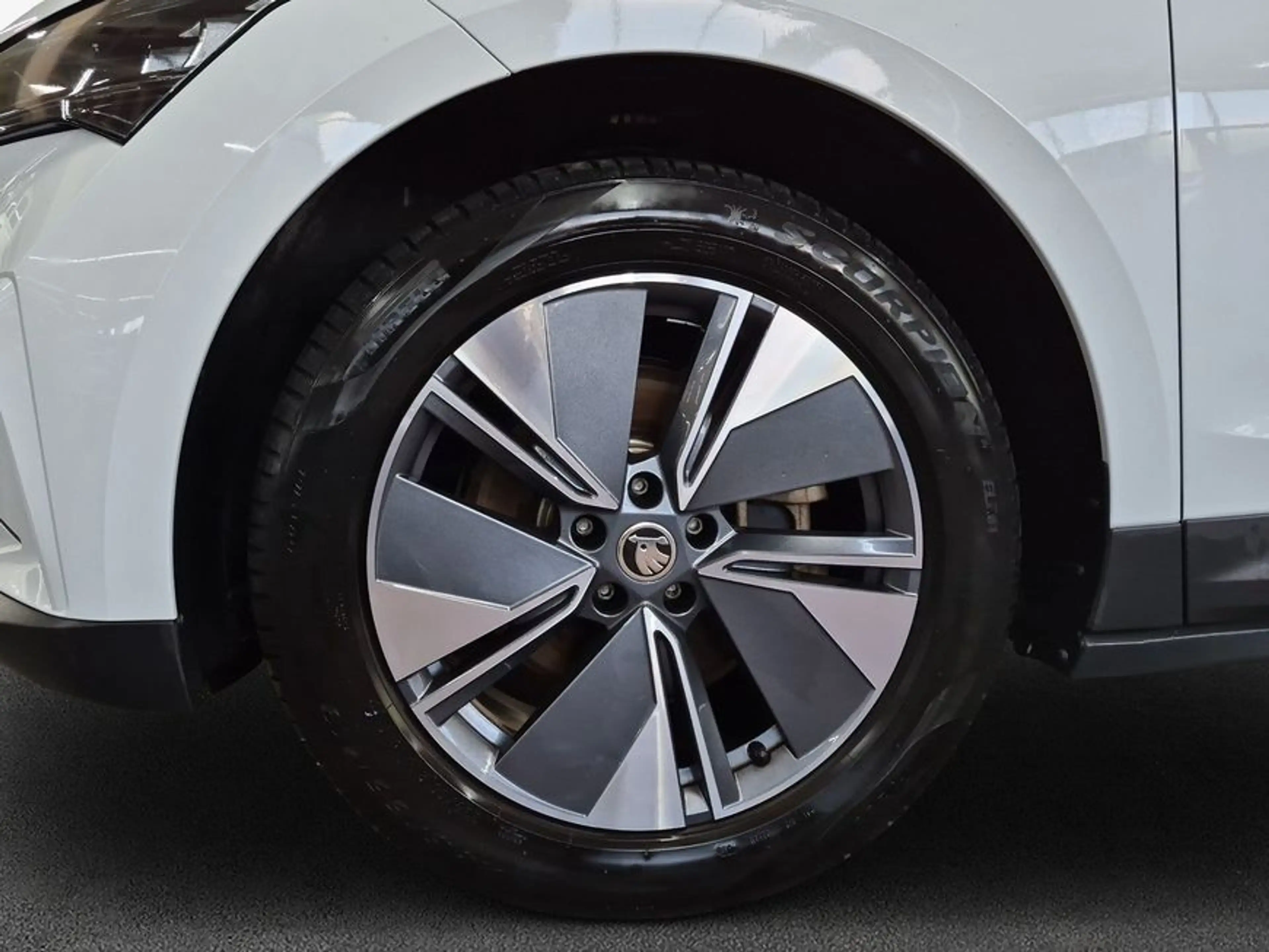Skoda Enyaq iV 60 — photo 8