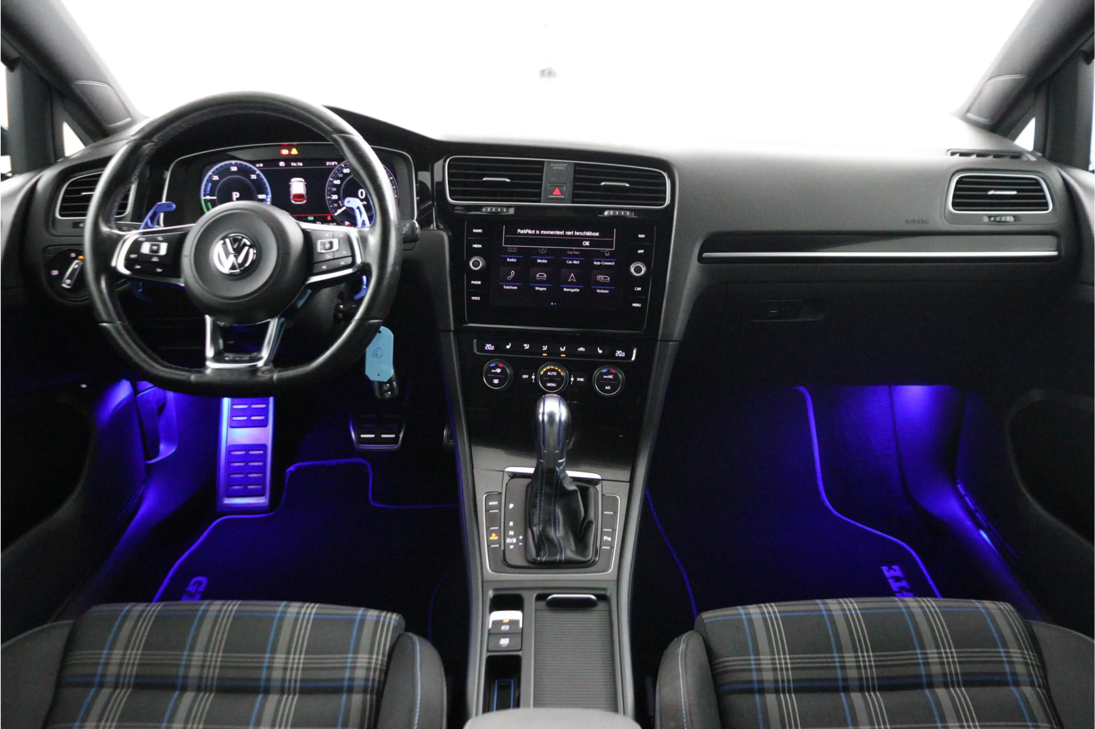 Volkswagen Golf GTE 1.4 TSI 7.5 Executive Plus - SOH 91% | Panorama | — photo 9