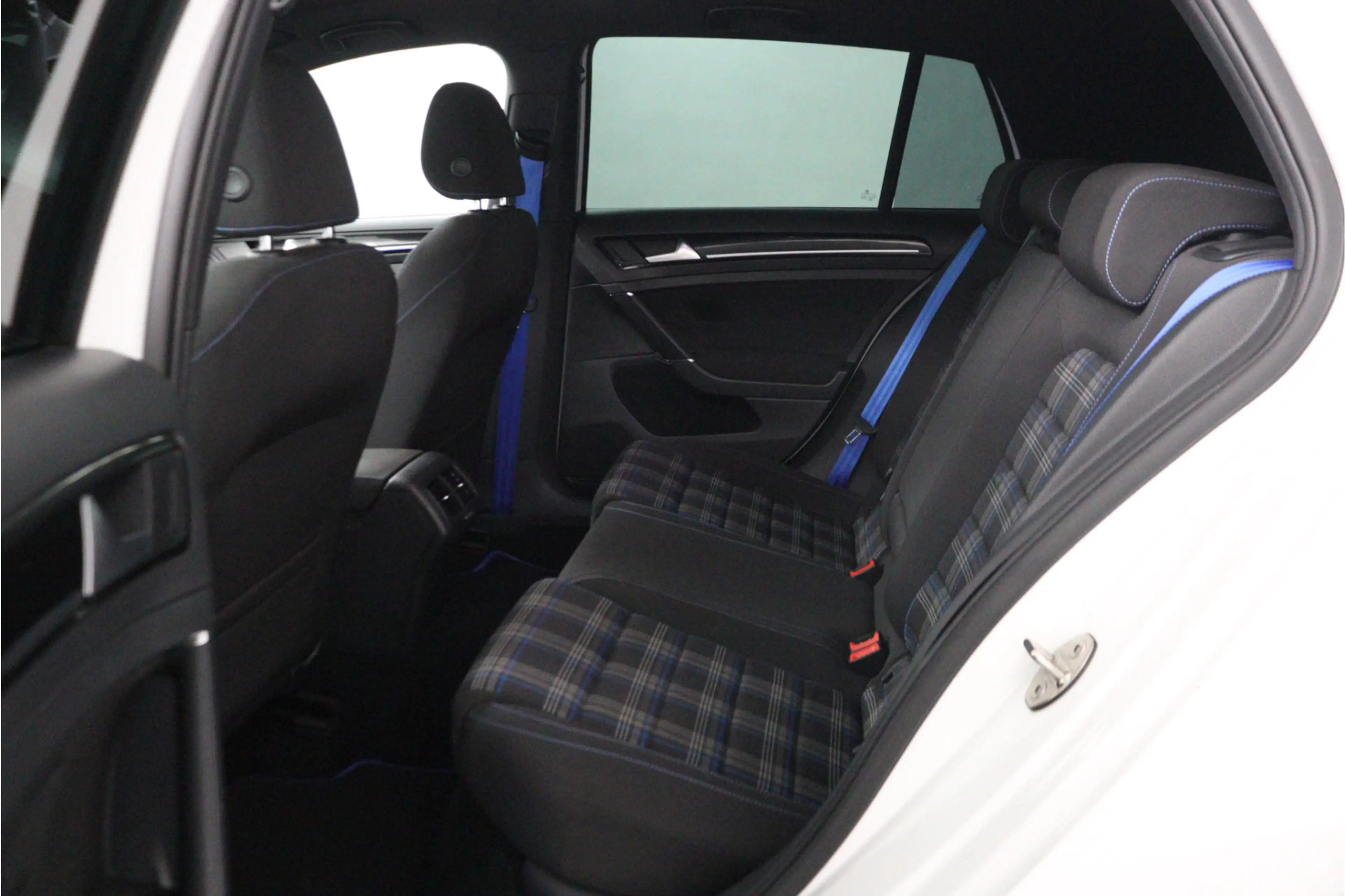 Volkswagen Golf GTE 1.4 TSI 7.5 Executive Plus - SOH 91% | Panorama | — photo 12