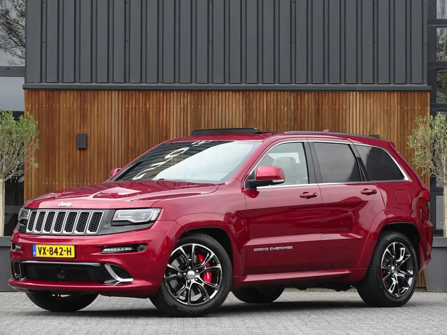 Jeep Grand Cherokee 6.4 V8 HEMI SRT8 469PK / Prins LPG3 / grijs kentek Rouge - 1