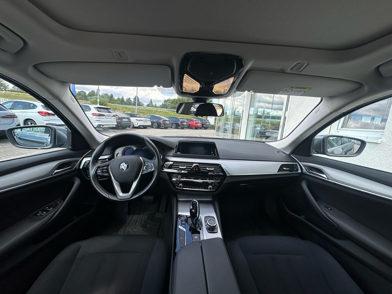 BMW 530 d xDrive Limousine — photo 10