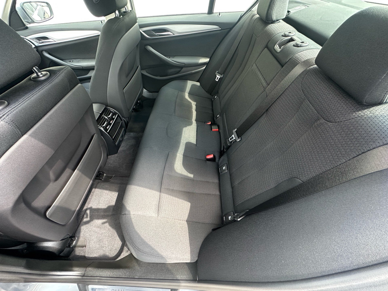 BMW 530 d xDrive Limousine — photo 9