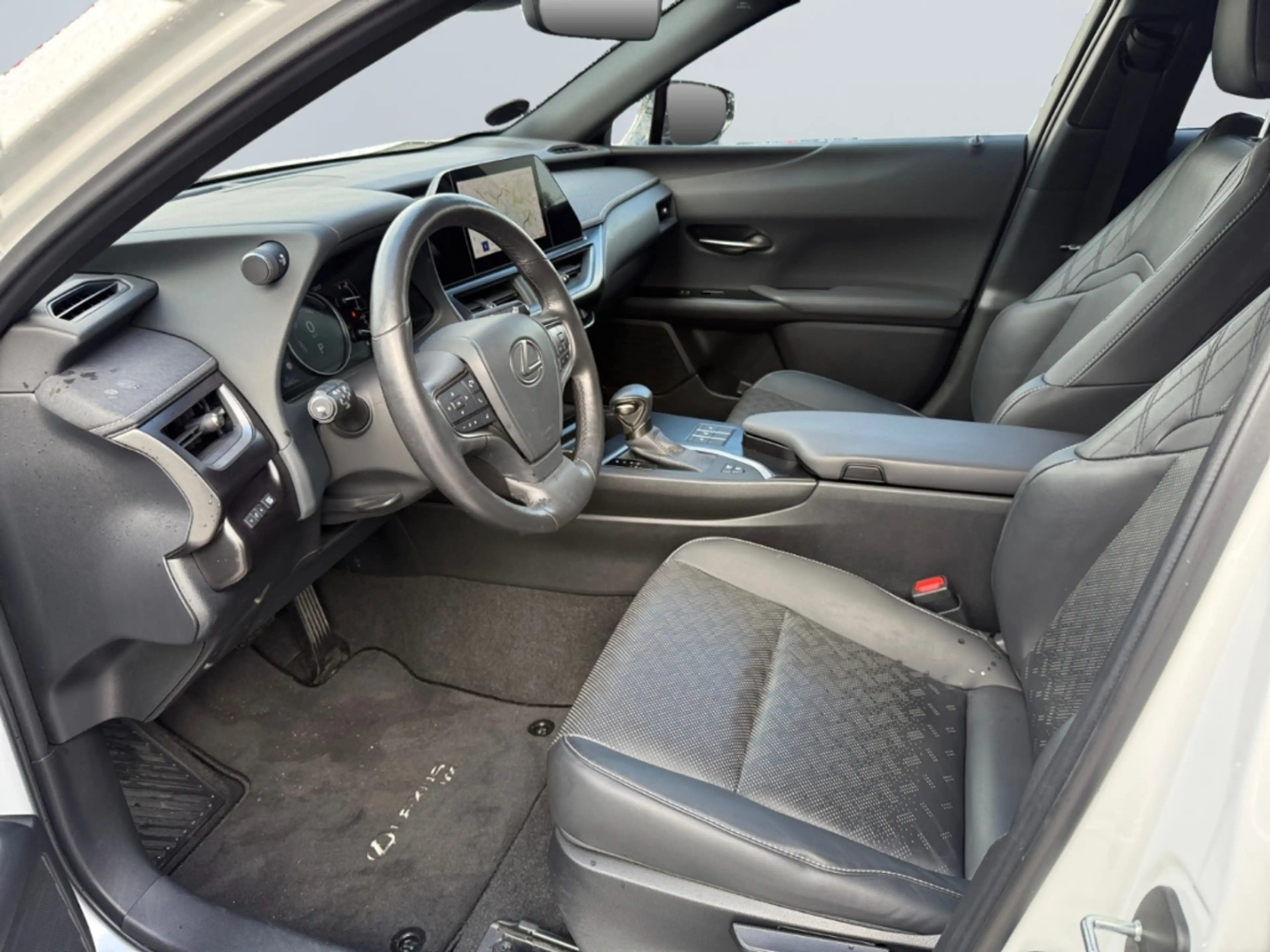 Lexus UX 250h Executive Line *LED*ACC*PDC*SHZ*Tempomat* — photo 9