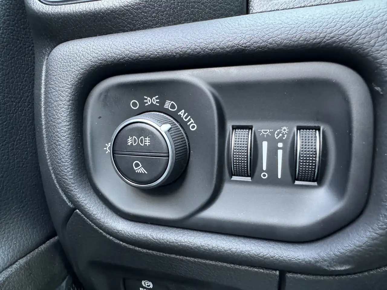 Dodge RAM 2024 — фото 15