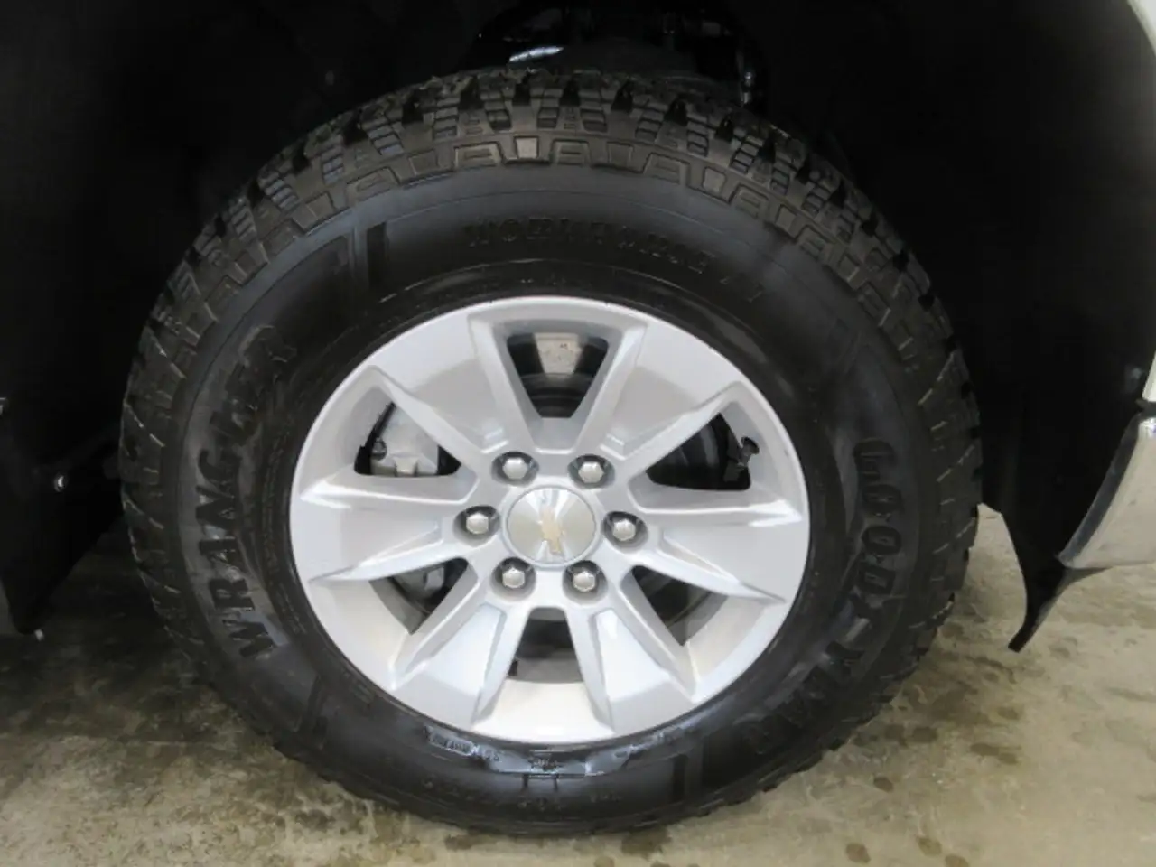Chevrolet Silverado 1500 снимка Chevrolet Silverado 1500