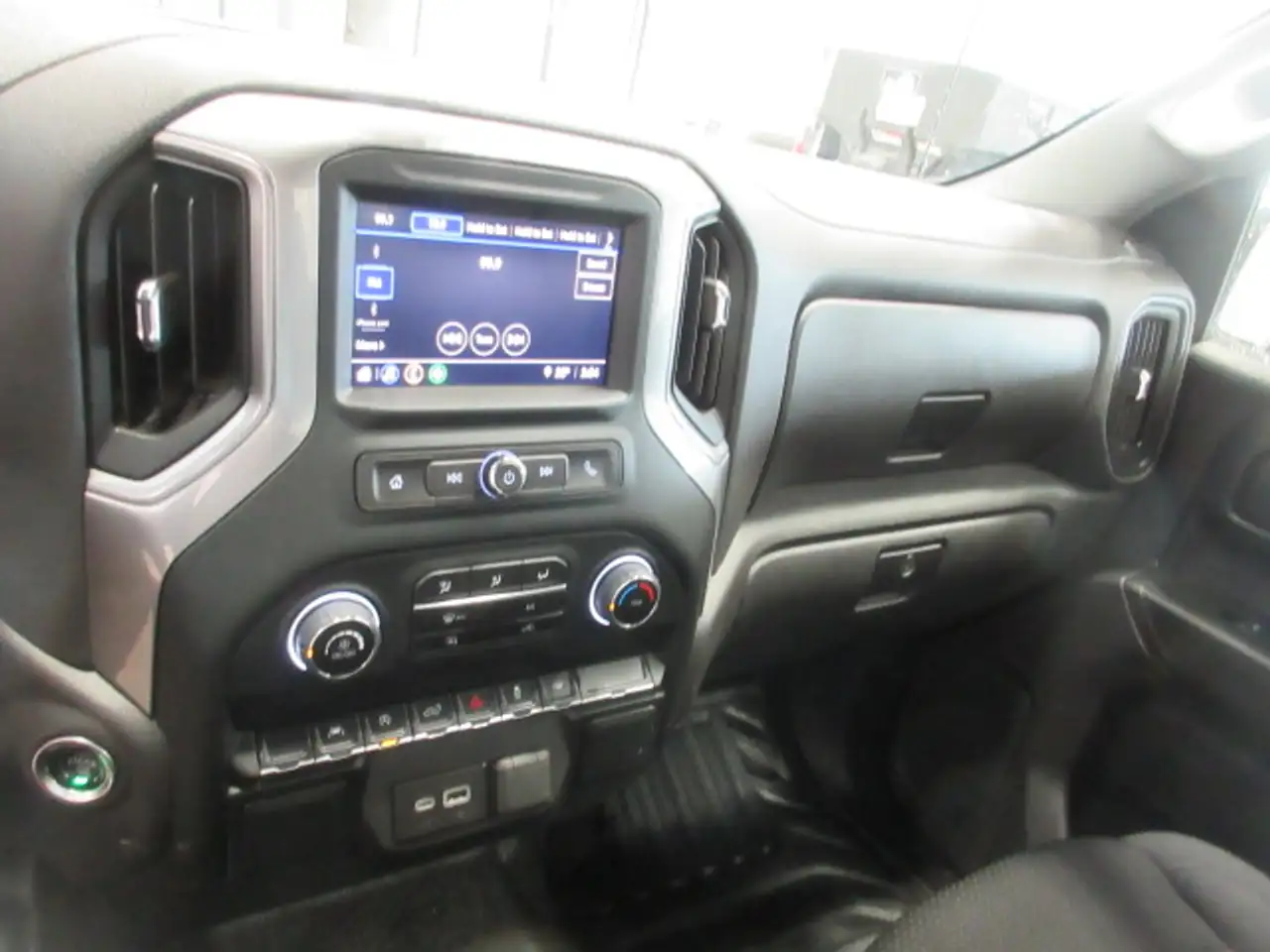 Chevrolet Silverado 1500 снимка Chevrolet Silverado 1500