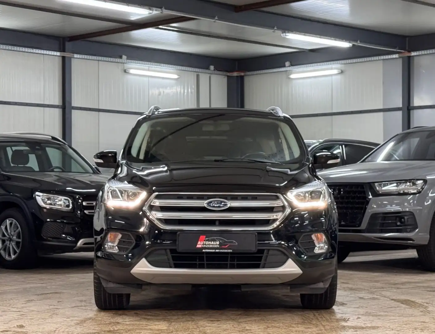 Ford Kuga Cool & Connect AHK*TEMP*PDC*SHZ*2.HAND Schwarz - 2