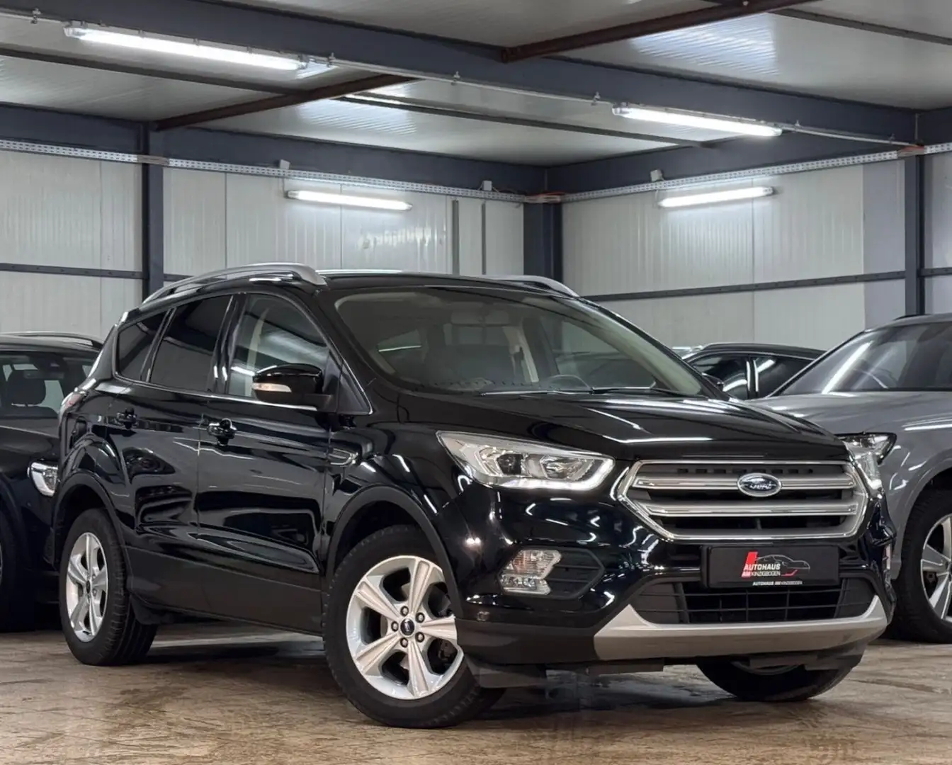 Ford Kuga Cool & Connect AHK*TEMP*PDC*SHZ*2.HAND Schwarz - 1