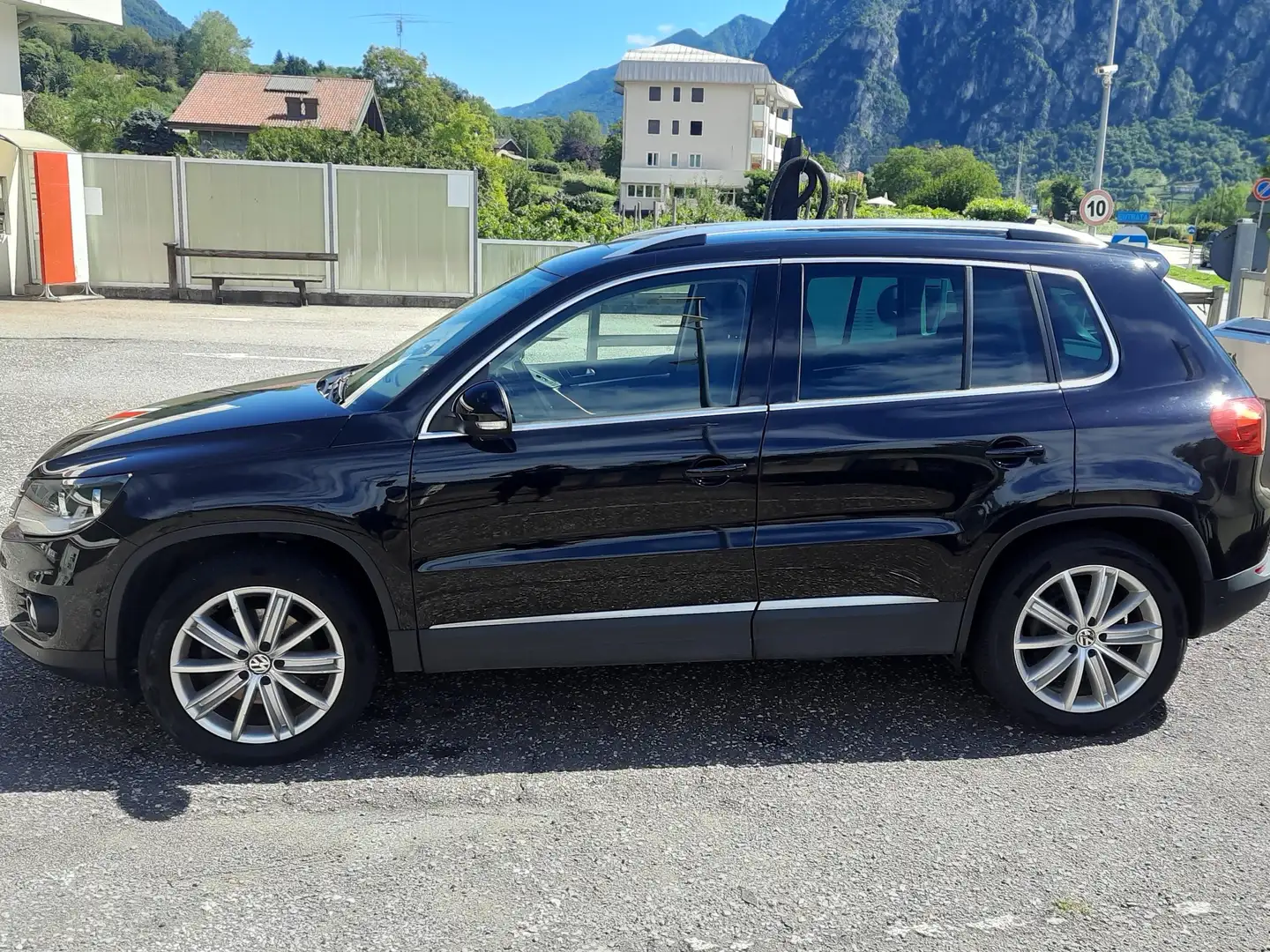 Volkswagen Tiguan 2.0 TDI - BlueMotion Technology Nero - 2