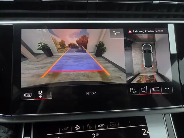 Audi Q8 view 13