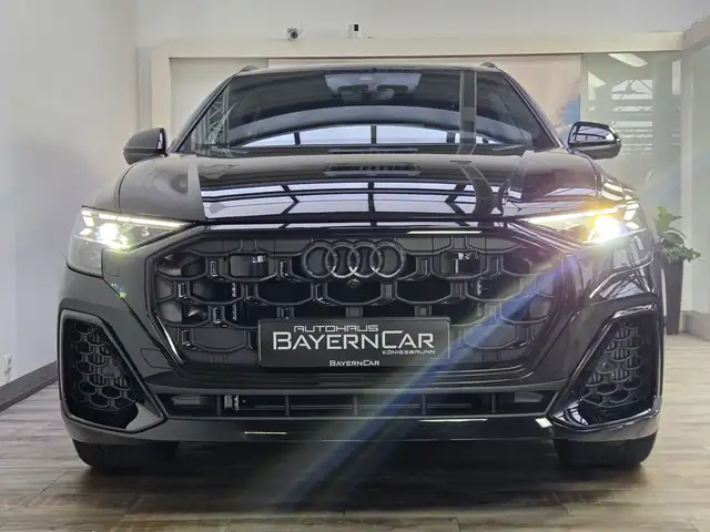 Audi Q8 view 2