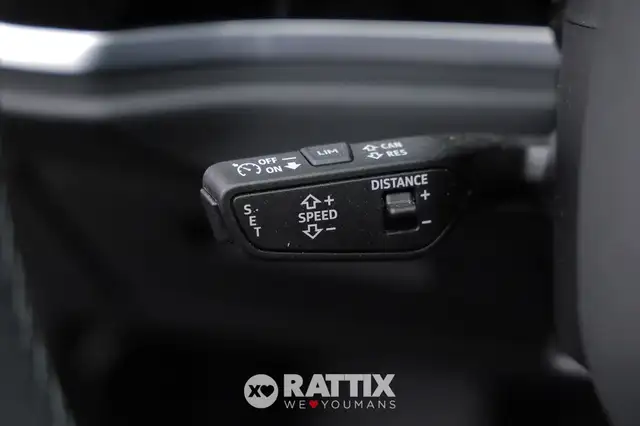 Audi Q3 view 15