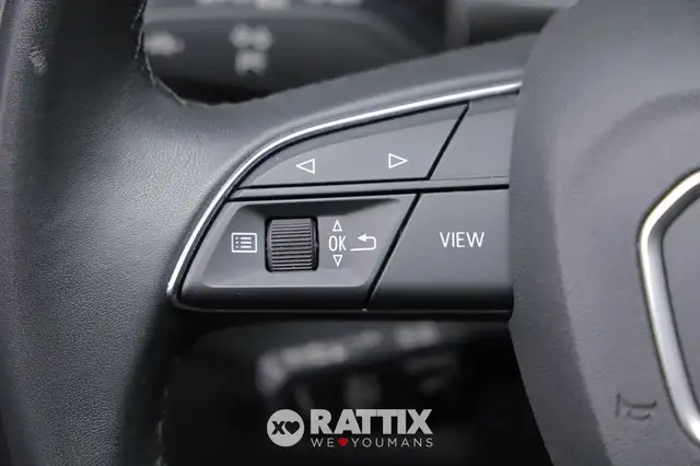 Audi Q3 view 11