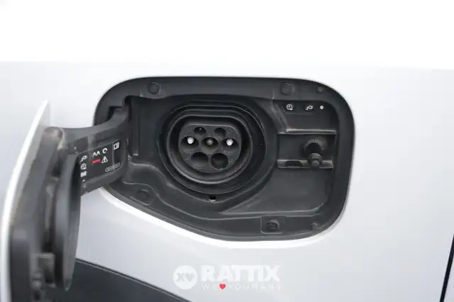 Audi Q3 view 5