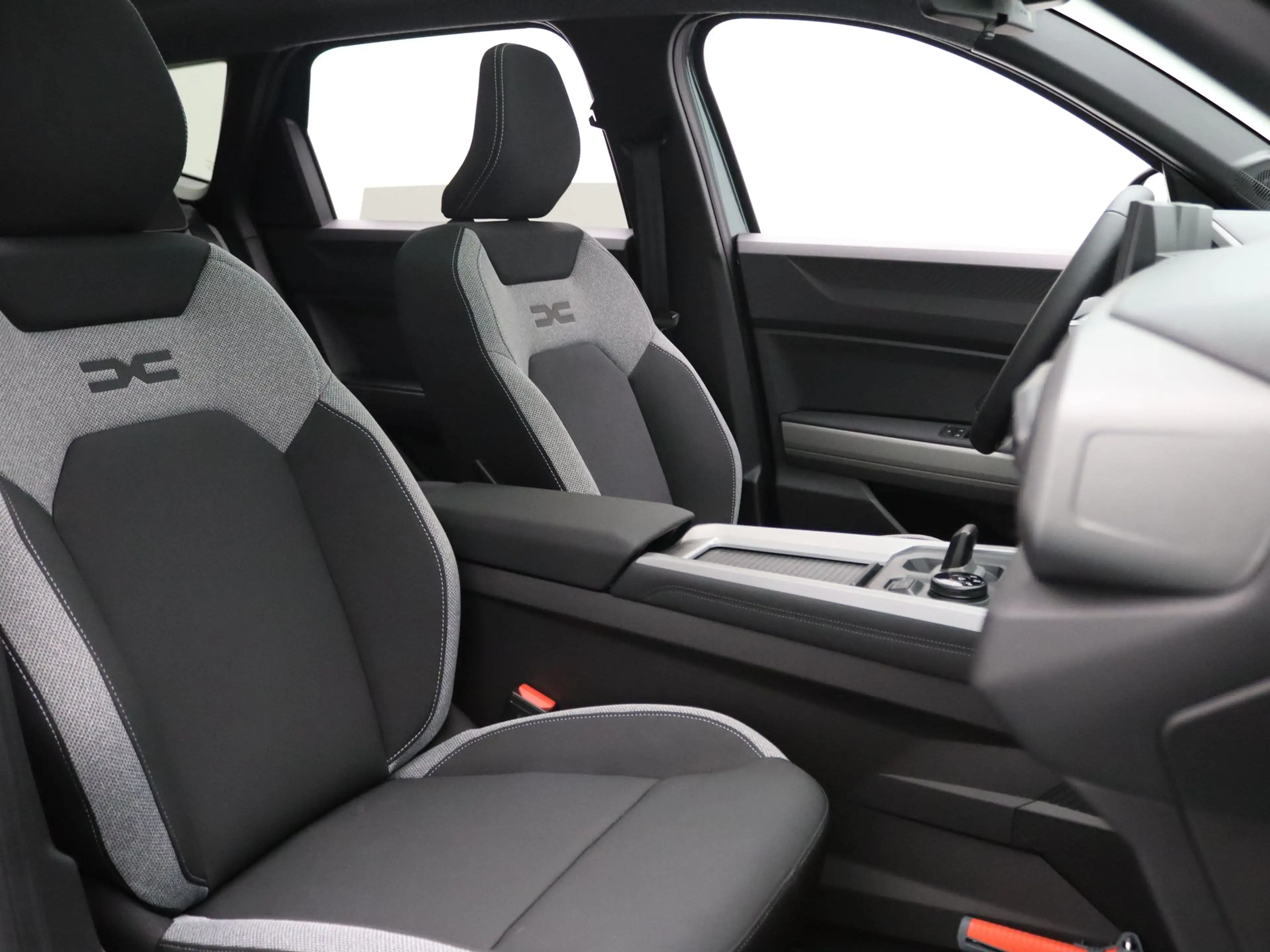 Dacia Bigster Hybrid-G 150 4x4 Limited Edition Apple Carplay/And — photo 37