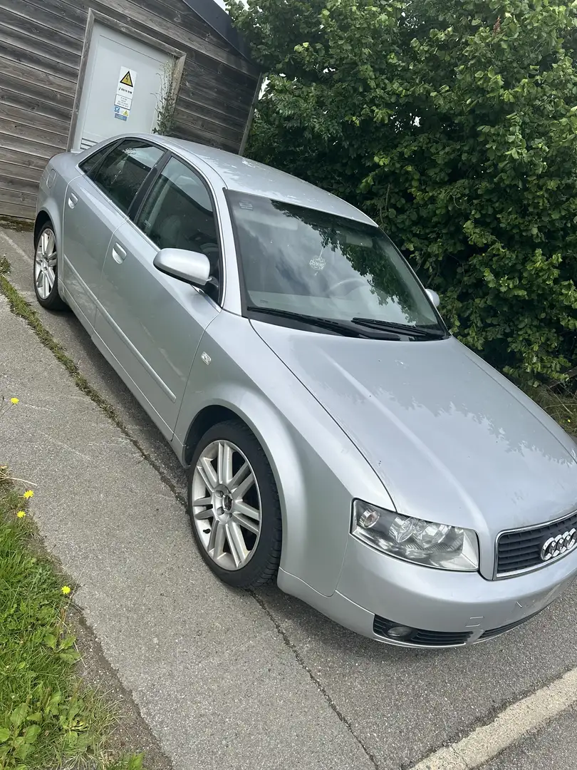 Audi A4 2.0i 20v S line - 2