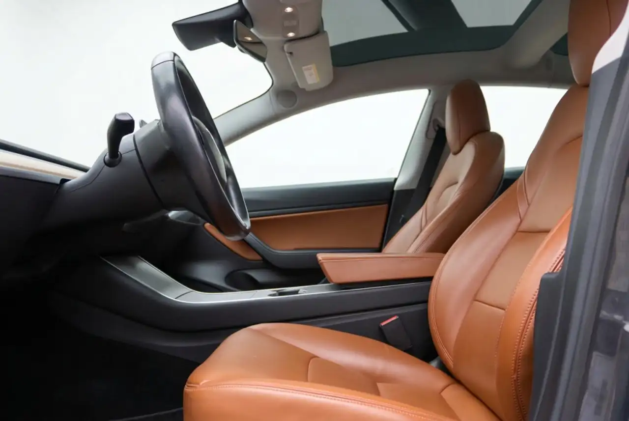 TESLA MODEL 3 GRANDE AUTONOMIE 75 kWh 351ch 4X4 - AUTOPILOT - CUIR NAPPA - SIÈGES CHAUFFANTS AVANT/ARRIÈRE - ATTELAGE AMOVIBLE