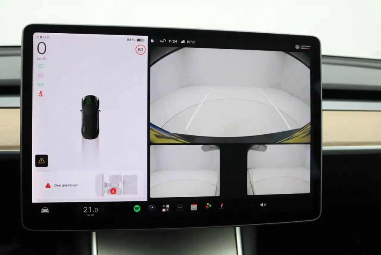 TESLA MODEL 3 GRANDE AUTONOMIE 75 kWh 351ch 4X4 - AUTOPILOT - CUIR NAPPA - SIÈGES CHAUFFANTS AVANT/ARRIÈRE - ATTELAGE AMOVIBLE