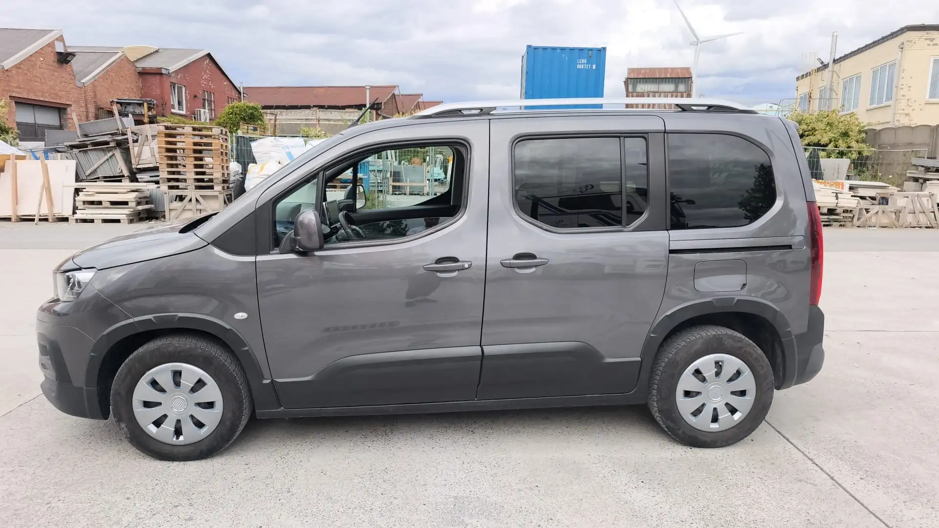 Peugeot Rifter 1.5 BlueHDi Long Allure Gris - 2