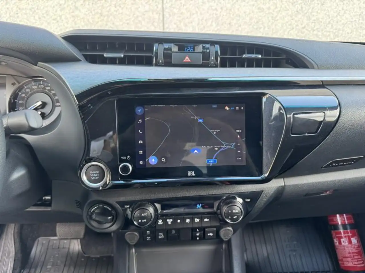 Toyota Hilux 2.8L Diesel MHEV 6AT Invincible NEUF !, миниатюра 22