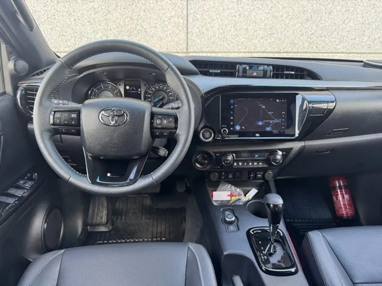 Toyota Hilux 2.8L Diesel MHEV 6AT Invincible NEUF !, миниатюра 21