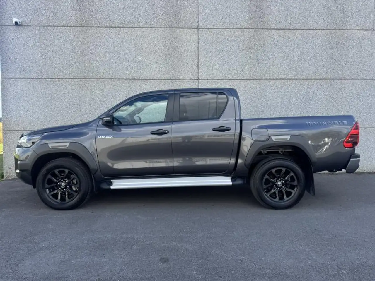 Toyota Hilux 2.8L Diesel MHEV 6AT Invincible NEUF !, миниатюра 4