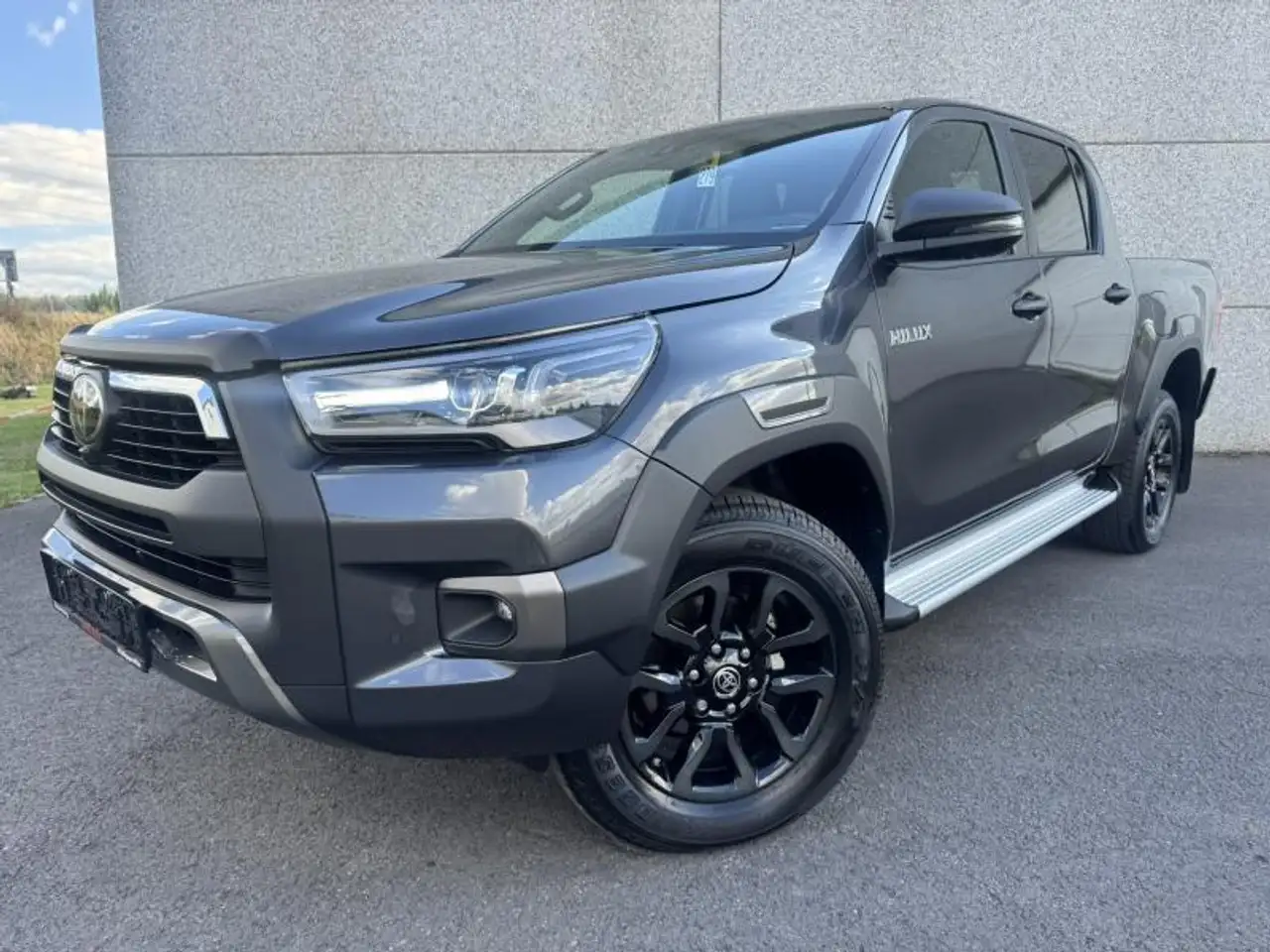 Toyota Hilux 2.8L Diesel MHEV 6AT Invincible NEUF !, миниатюра 2