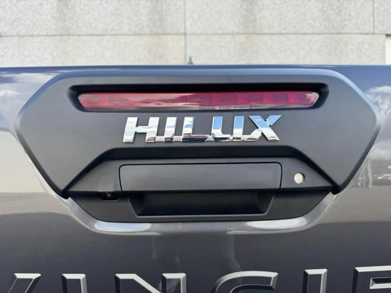 Toyota Hilux 2.8L Diesel MHEV 6AT Invincible NEUF !, миниатюра 9