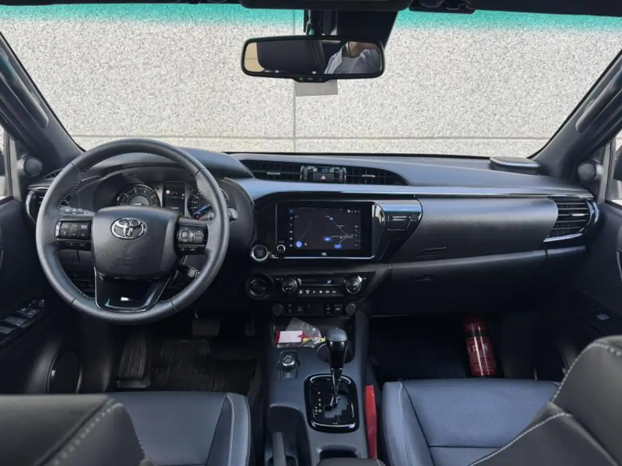 Toyota Hilux 2.8L Diesel MHEV 6AT Invincible NEUF !, миниатюра 13