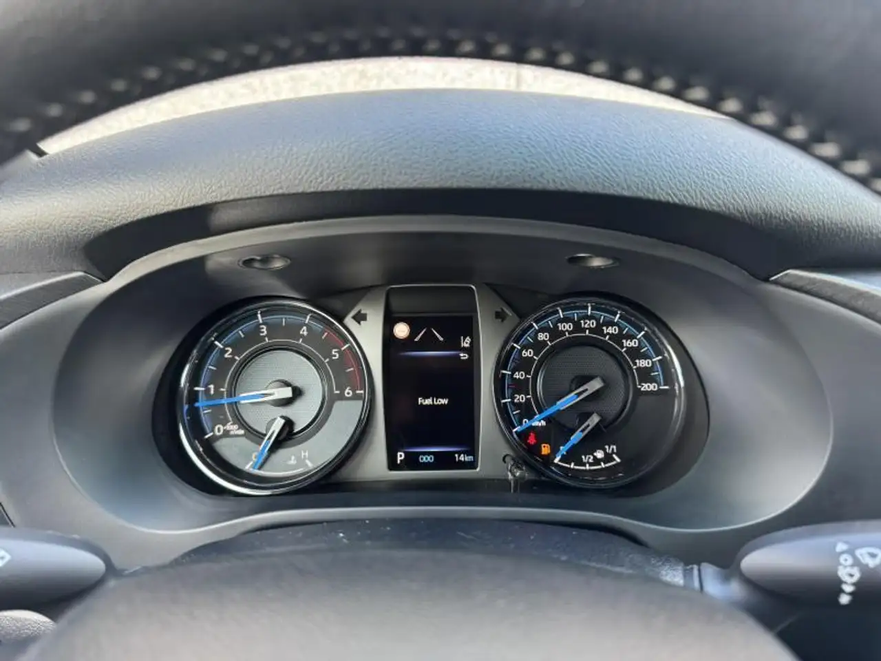 Toyota Hilux 2.8L Diesel MHEV 6AT Invincible NEUF !, миниатюра 20