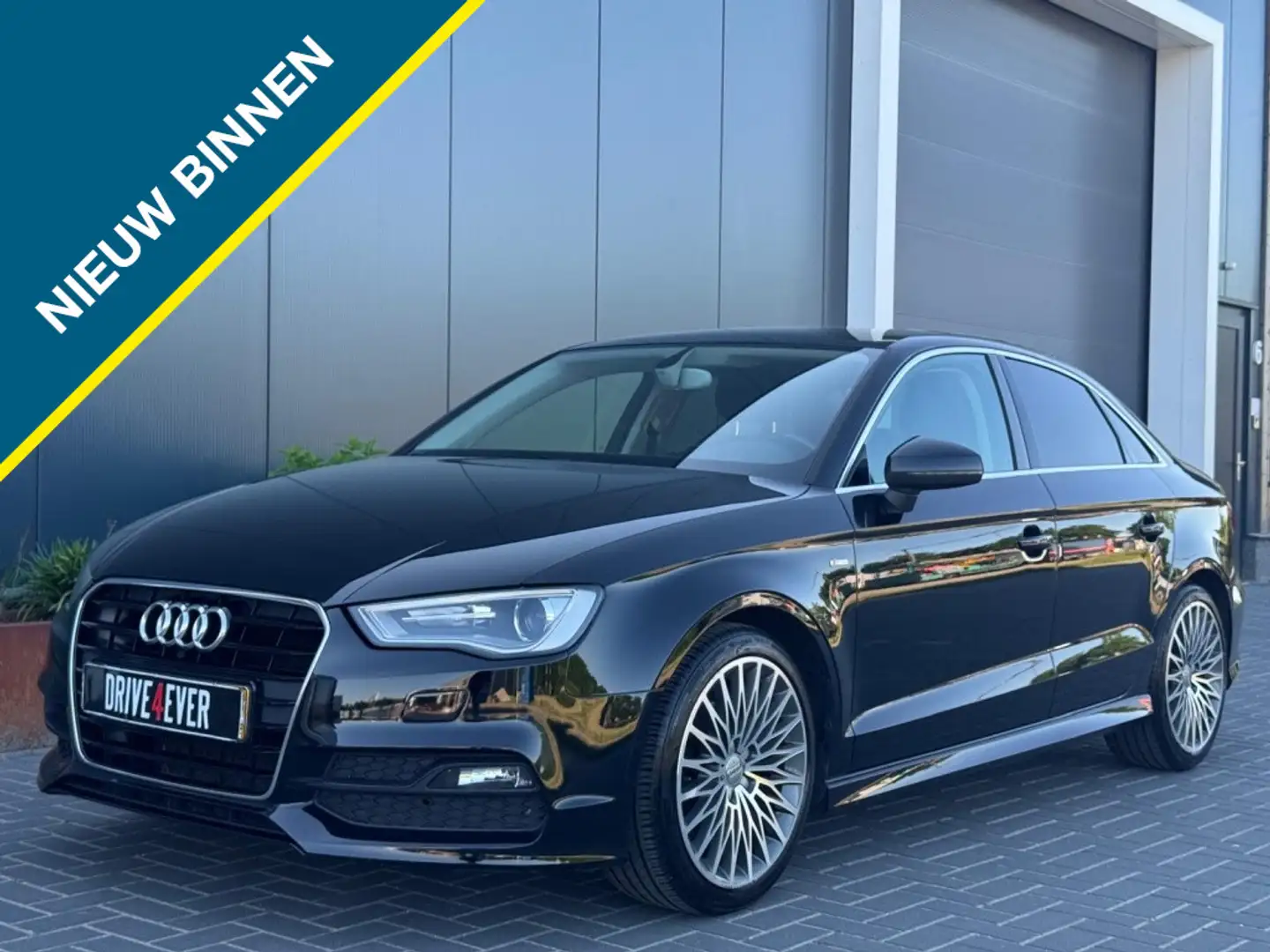 Audi A3 Limousine 1.4 TFSI Ambit. PL S NAVI CAMERA CR CONT Zwart - 1
