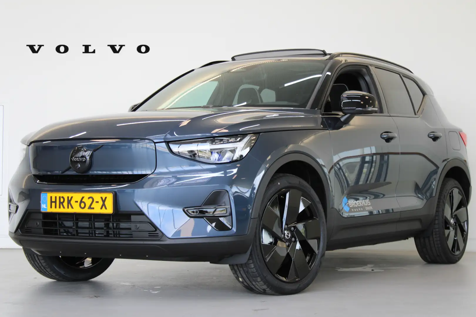 Volvo EX40 252PK Extended Range Ultra Black 82kWh | Panoramad Blu/Azzurro - 1