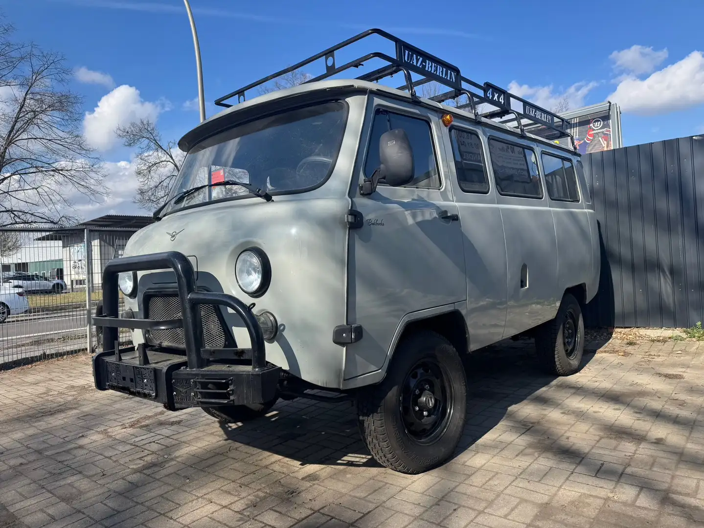 UAZ Buchanka 2,,7ALLRAD 4x4 Offroad Euro6 Deutsche Zul Dachgep Grau - 1
