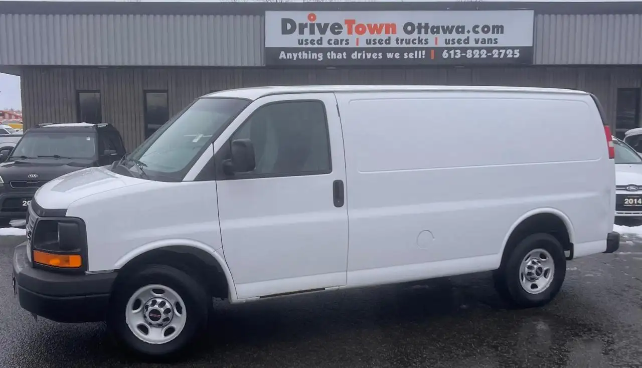 GMC Savana снимка GMC Savana
