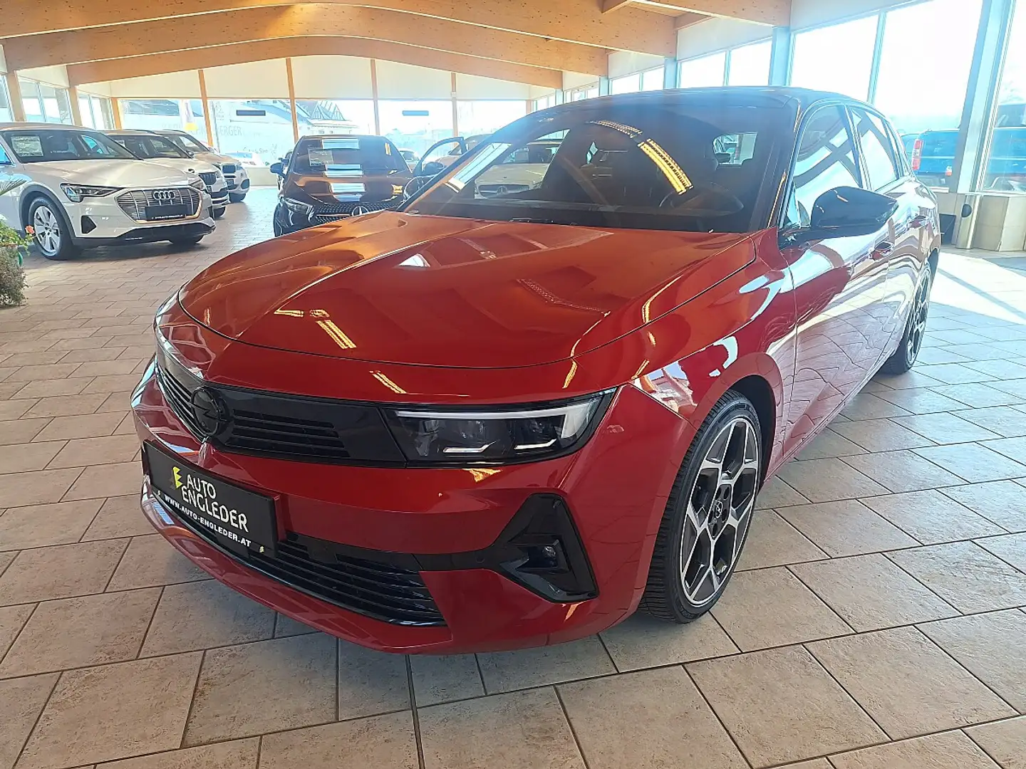 Opel Astra 1,2 Turbo Ultimate Aut. Rot - 2