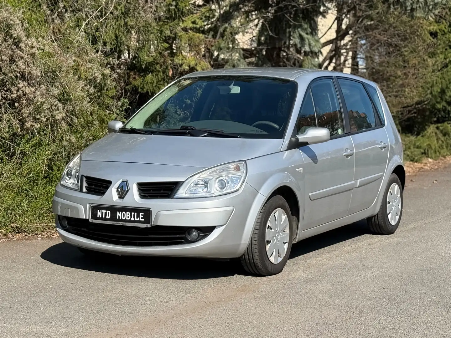Renault Scenic 1.6 Avantage+1.HAND+TÜV NEU+KLIMA+6-GANG+KEYLES Silber - 2