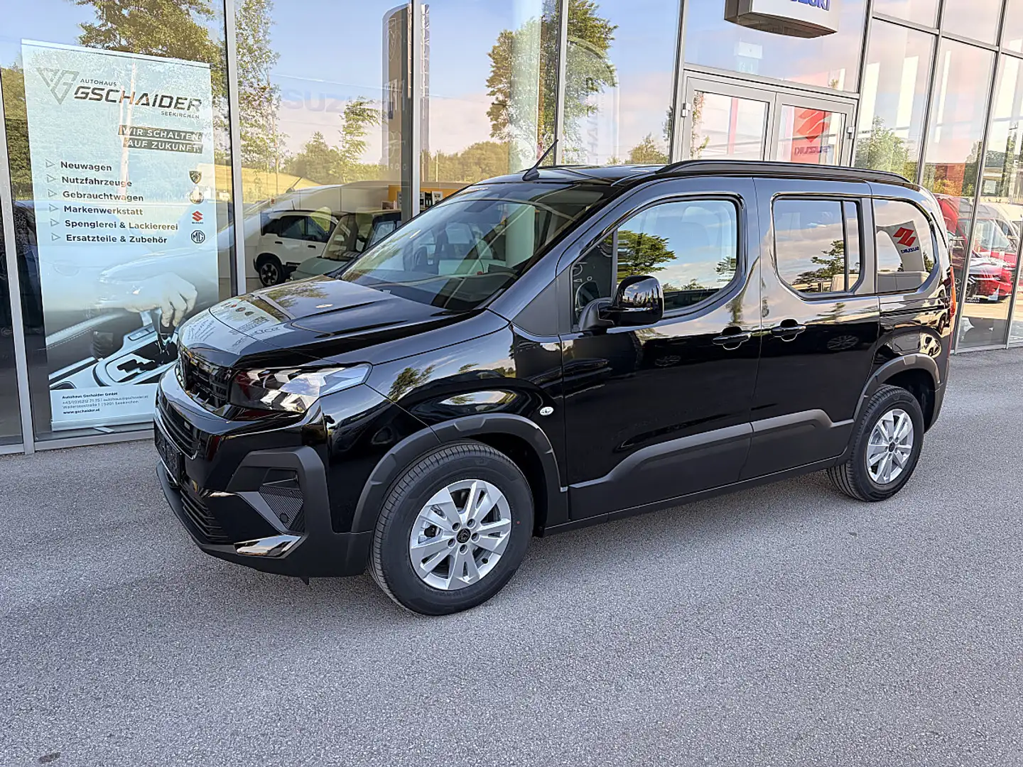 Peugeot Rifter 1,5 BlueHDI 100 S&S Allure Schwarz - 1