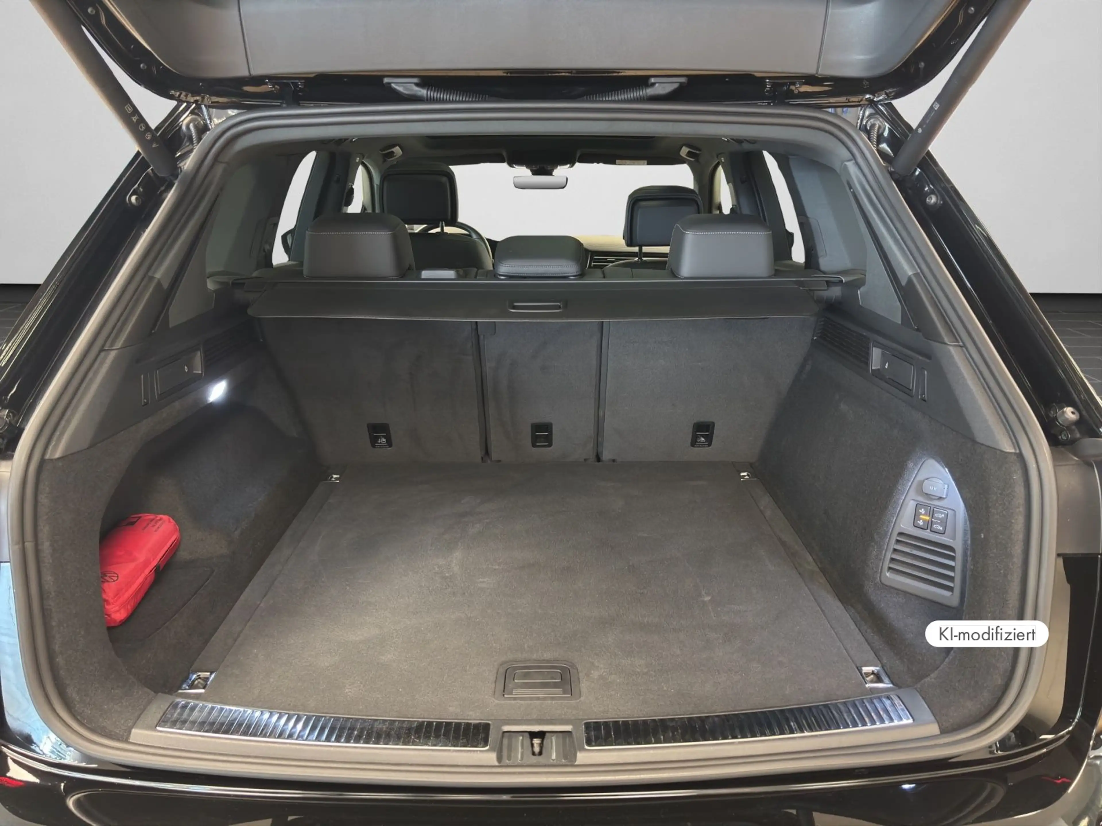 Volkswagen Touareg 3.0 TDI V6 R-Line PANO HUD AHK MATRIX Bl — photo 15