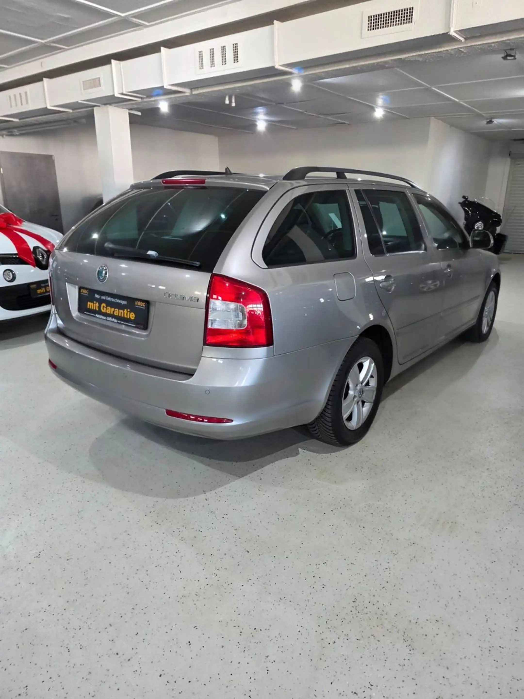 Skoda Octavia 1.6 TDI  Ambiente Combi. 1 Hand — photo 13
