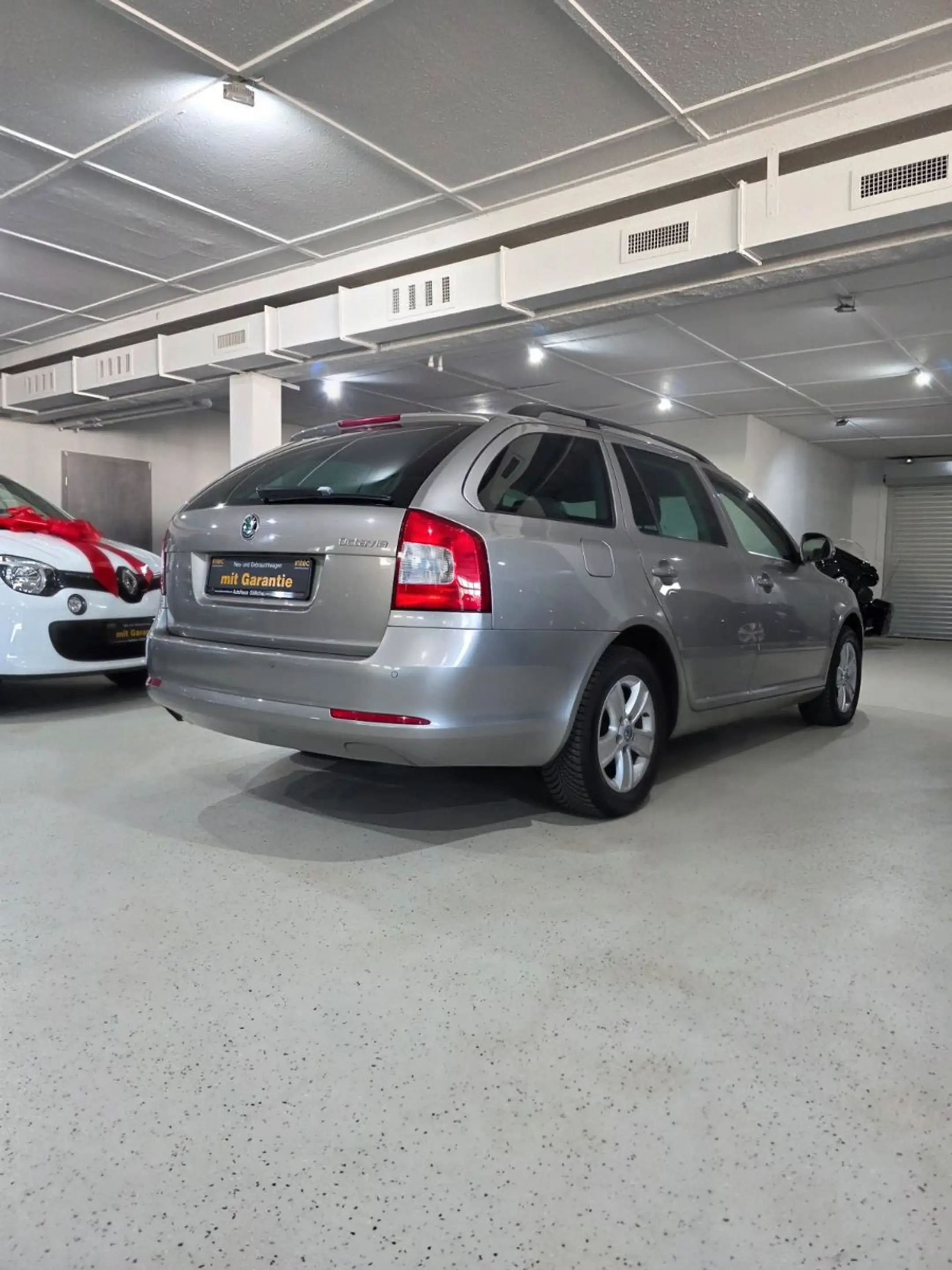 Skoda Octavia 1.6 TDI  Ambiente Combi. 1 Hand — photo 12