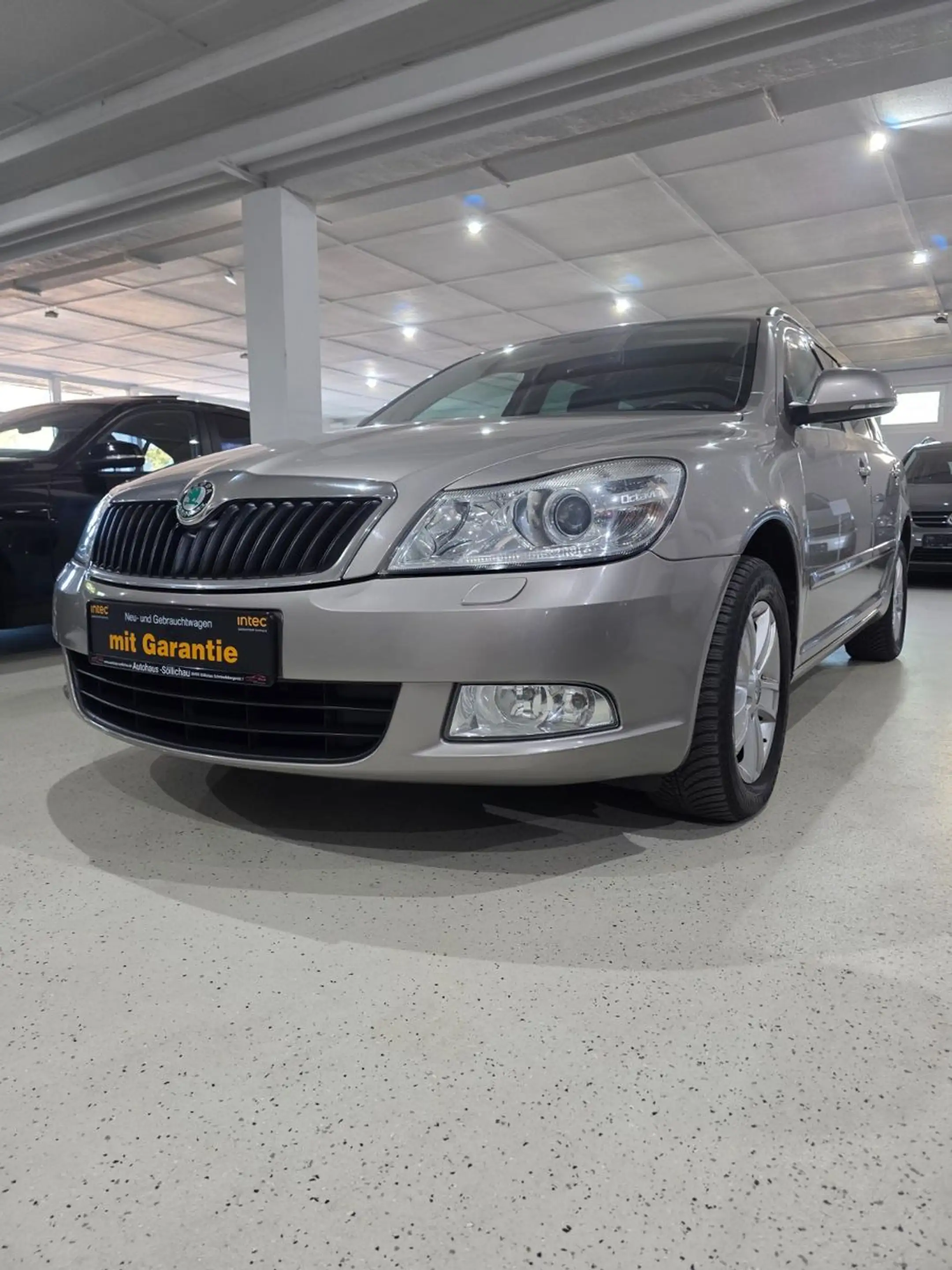 Skoda Octavia 1.6 TDI  Ambiente Combi. 1 Hand — photo 3