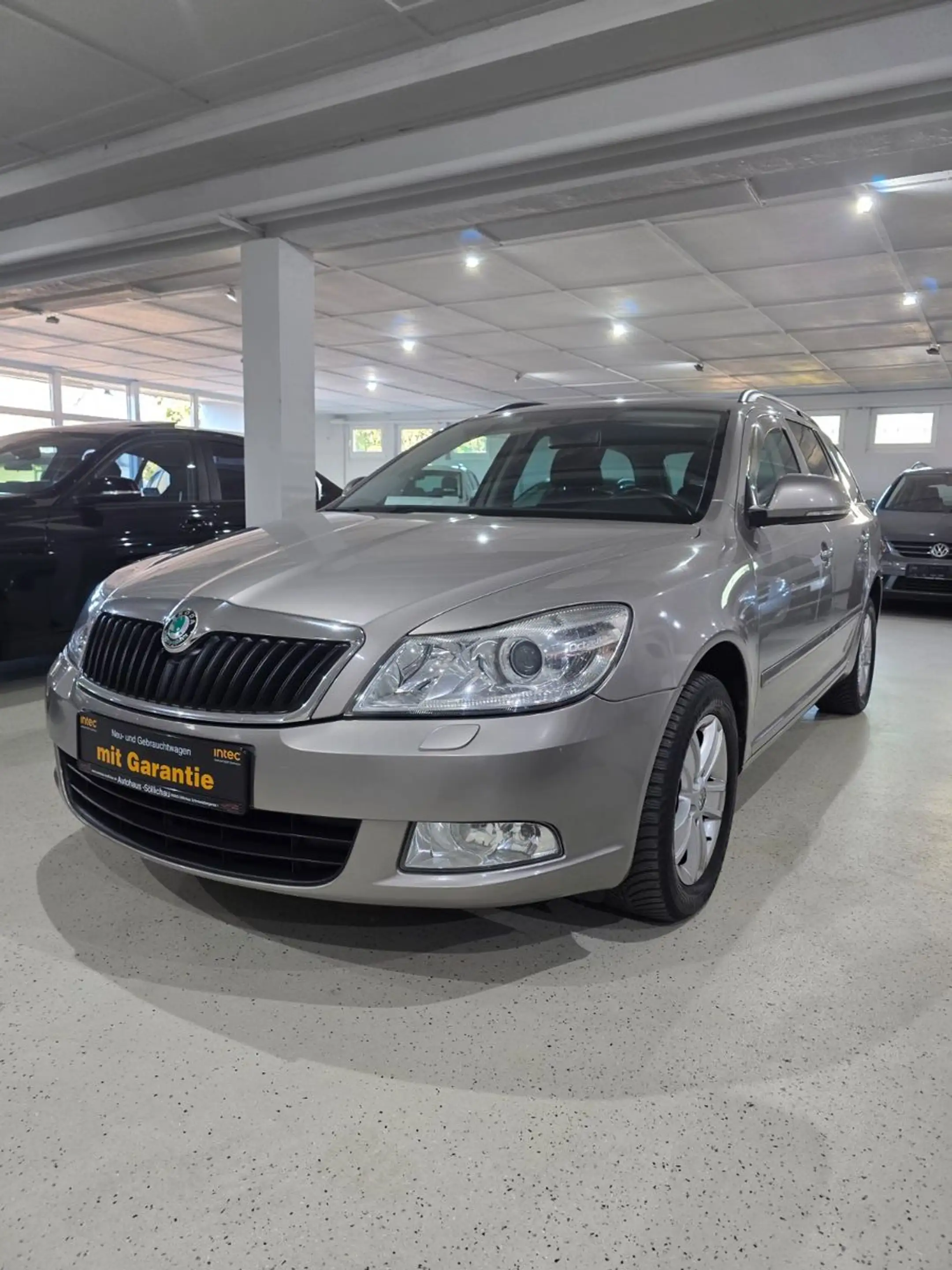 Skoda Octavia 1.6 TDI  Ambiente Combi. 1 Hand — photo 2