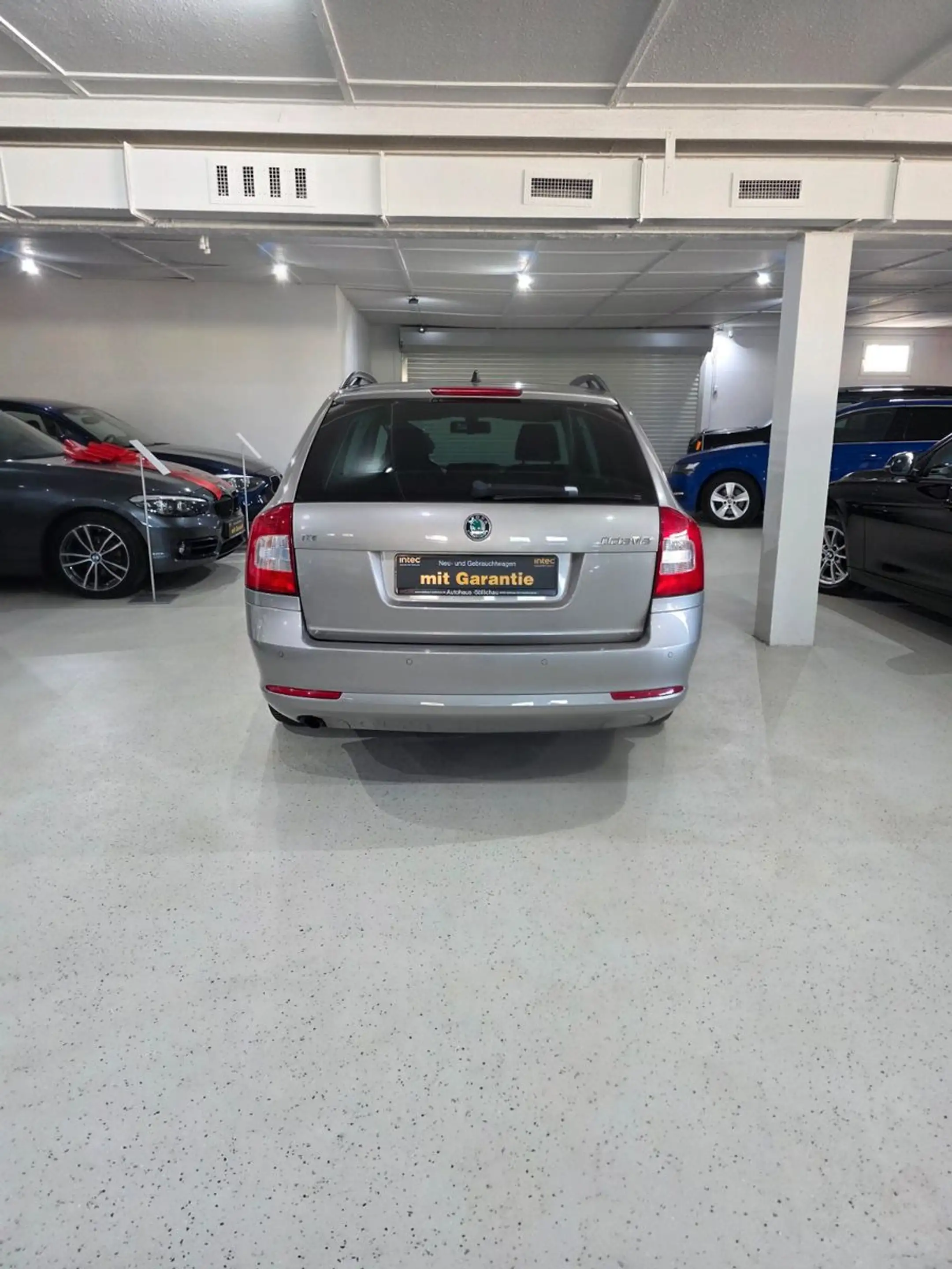 Skoda Octavia 1.6 TDI  Ambiente Combi. 1 Hand — photo 10