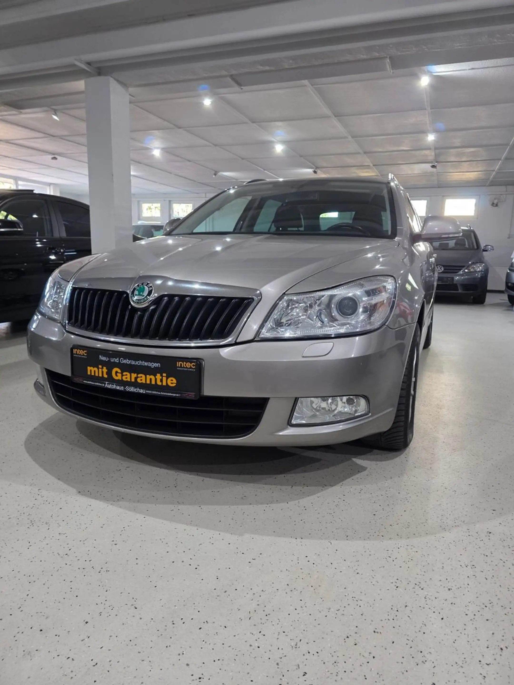 Skoda Octavia 1.6 TDI  Ambiente Combi. 1 Hand — photo 4