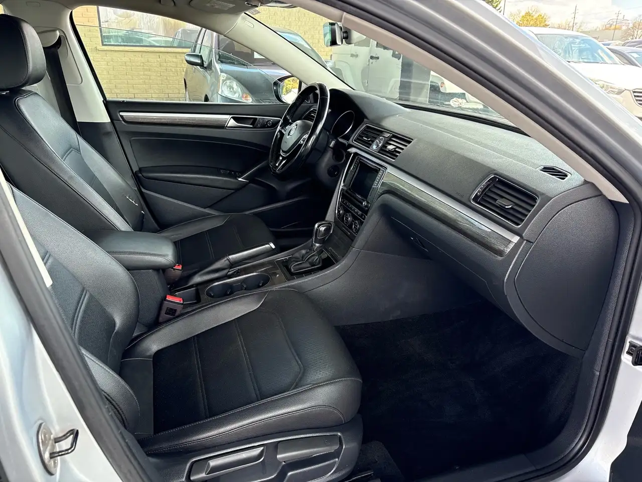 Volkswagen Passat снимка Volkswagen Passat