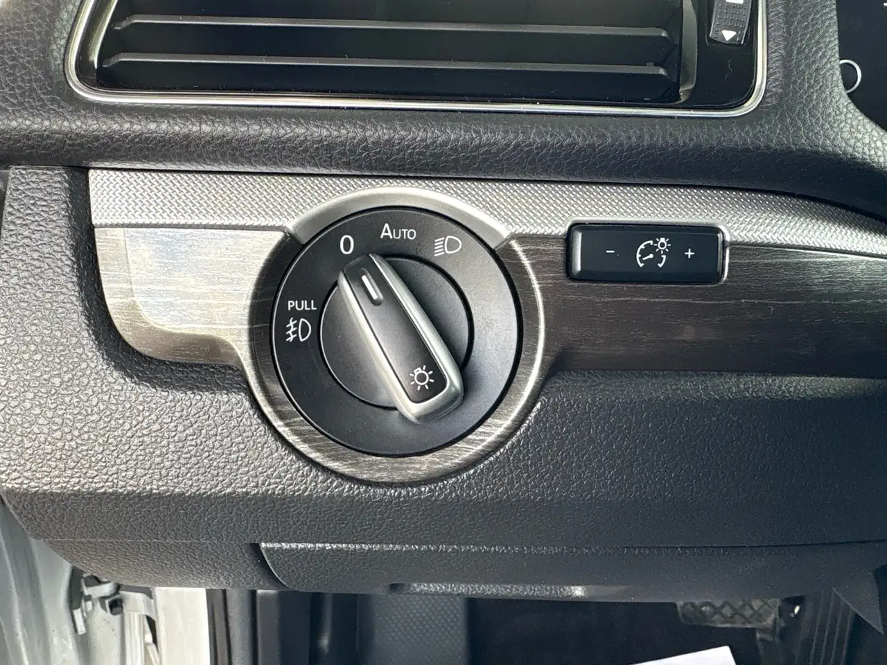 Volkswagen Passat снимка Volkswagen Passat