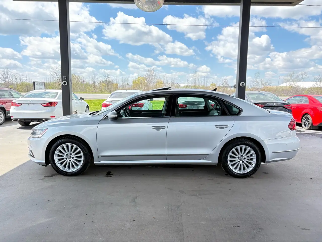 Volkswagen Passat снимка Volkswagen Passat