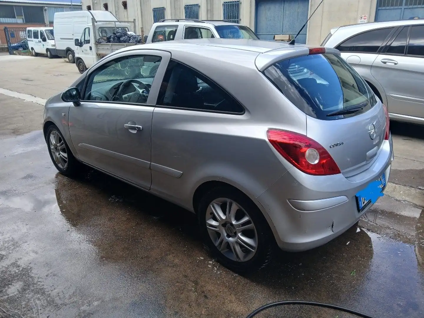 Opel Corsa 1.2 3 porte Club Grigio - 2