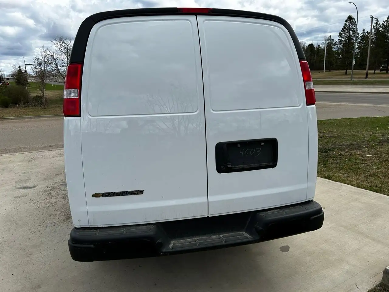 Chevrolet Express 3500 снимка Chevrolet Express 3500